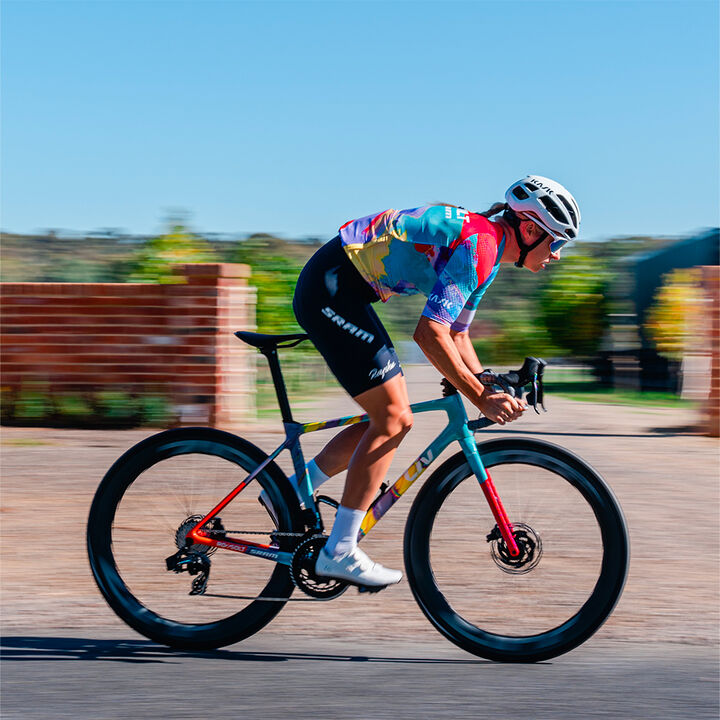 Roxolt Liv Sram Team: The Race